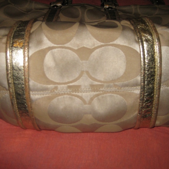 Gold and Khaki Coach Poppy Purse - Picture 4 of 7